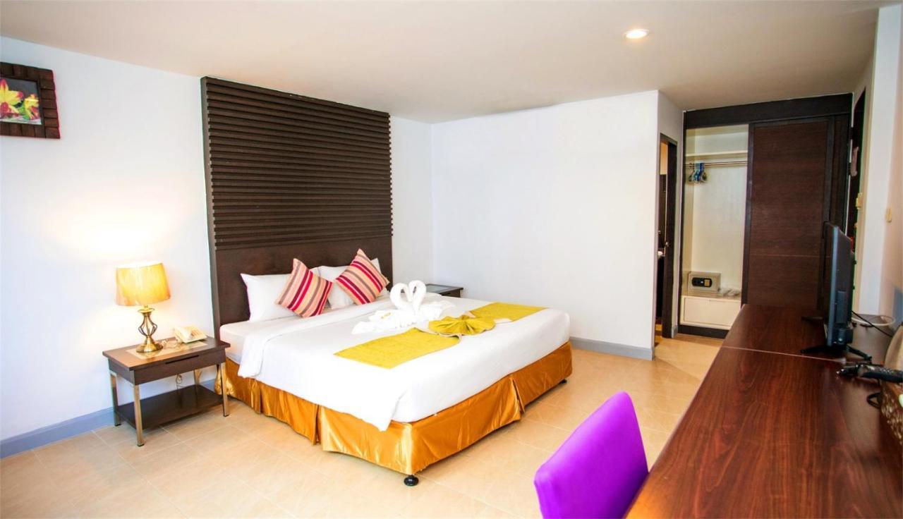 Sino House Patong Hotel Exterior photo