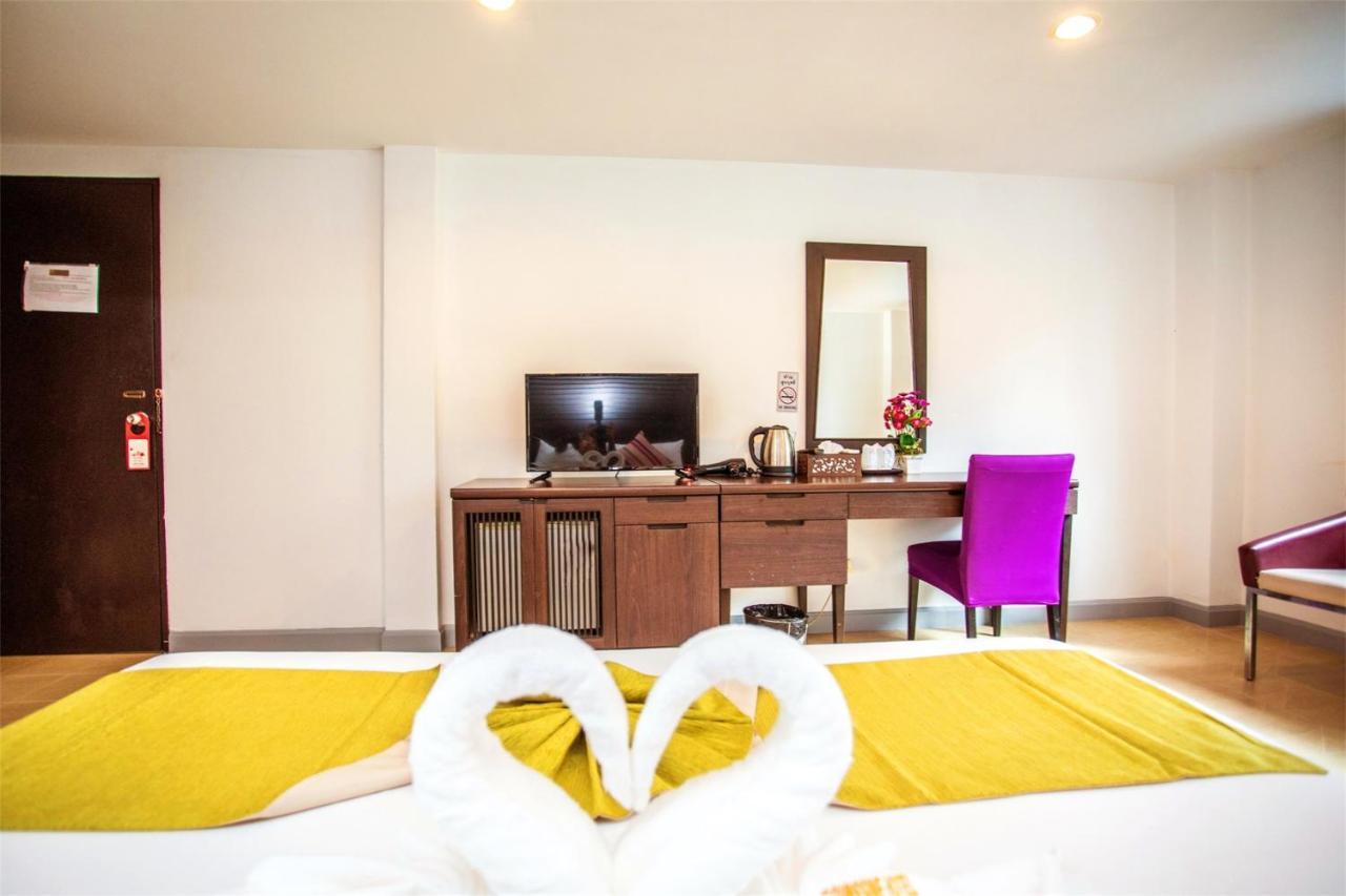 Sino House Patong Hotel Exterior photo