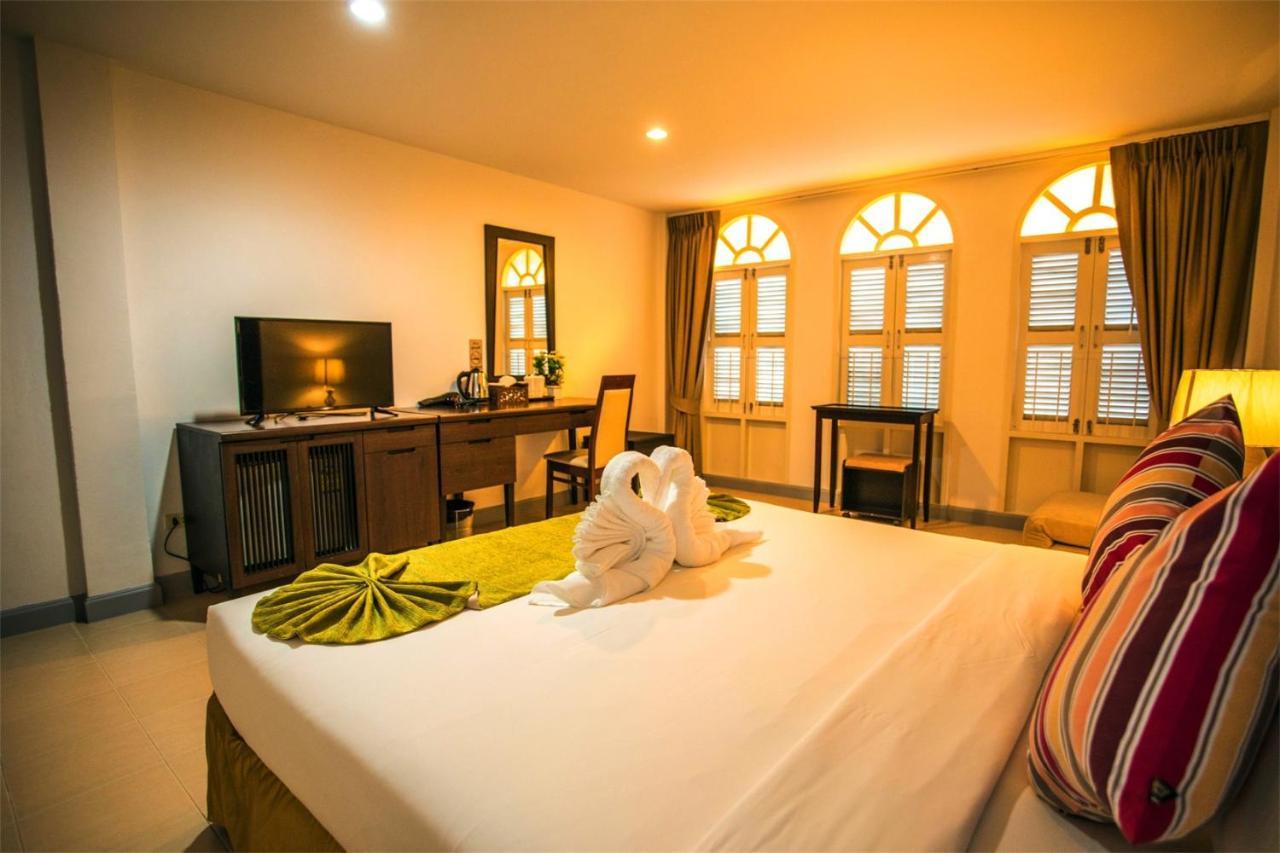 Sino House Patong Hotel Exterior photo