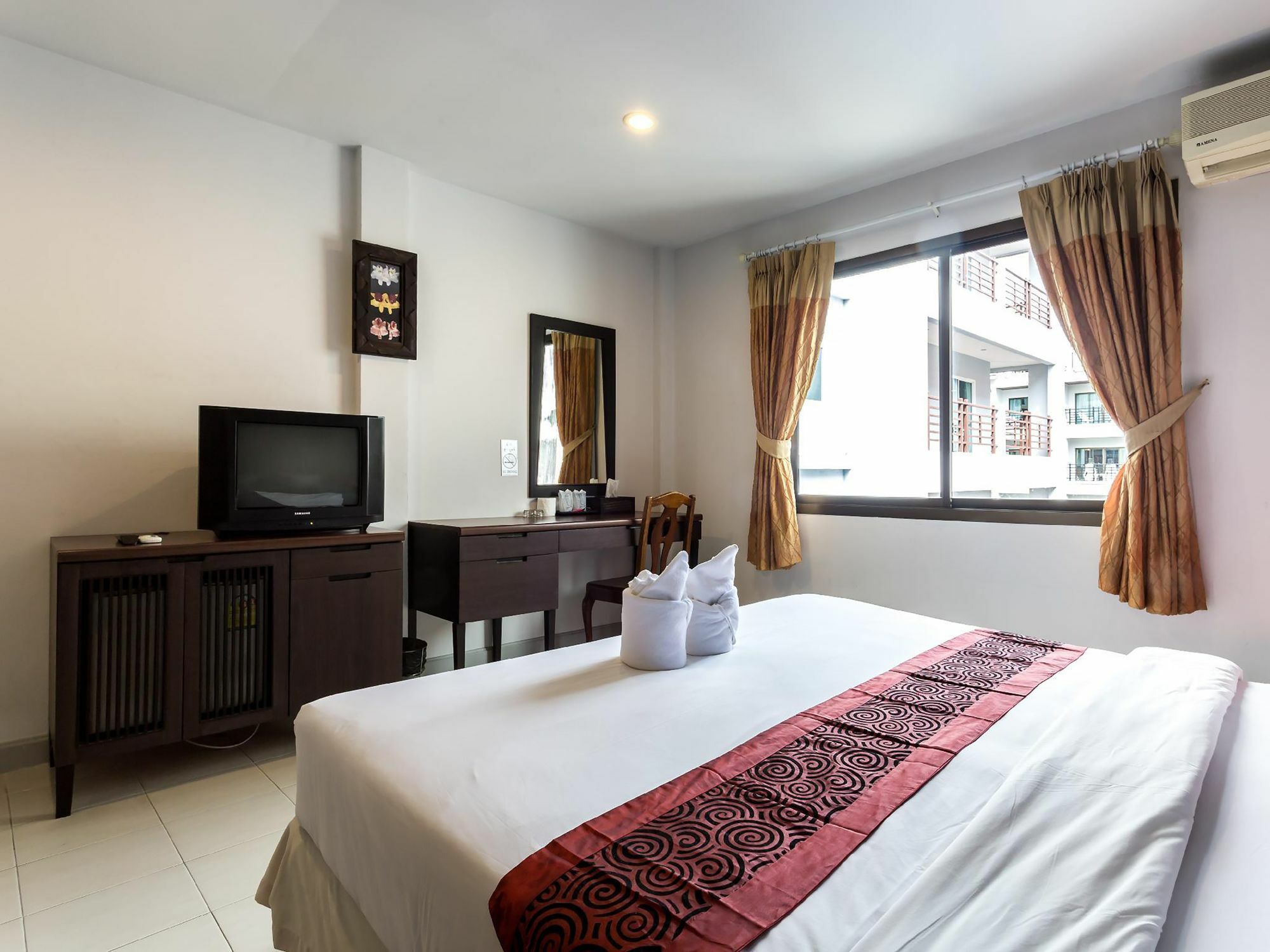 Sino House Patong Hotel Exterior photo