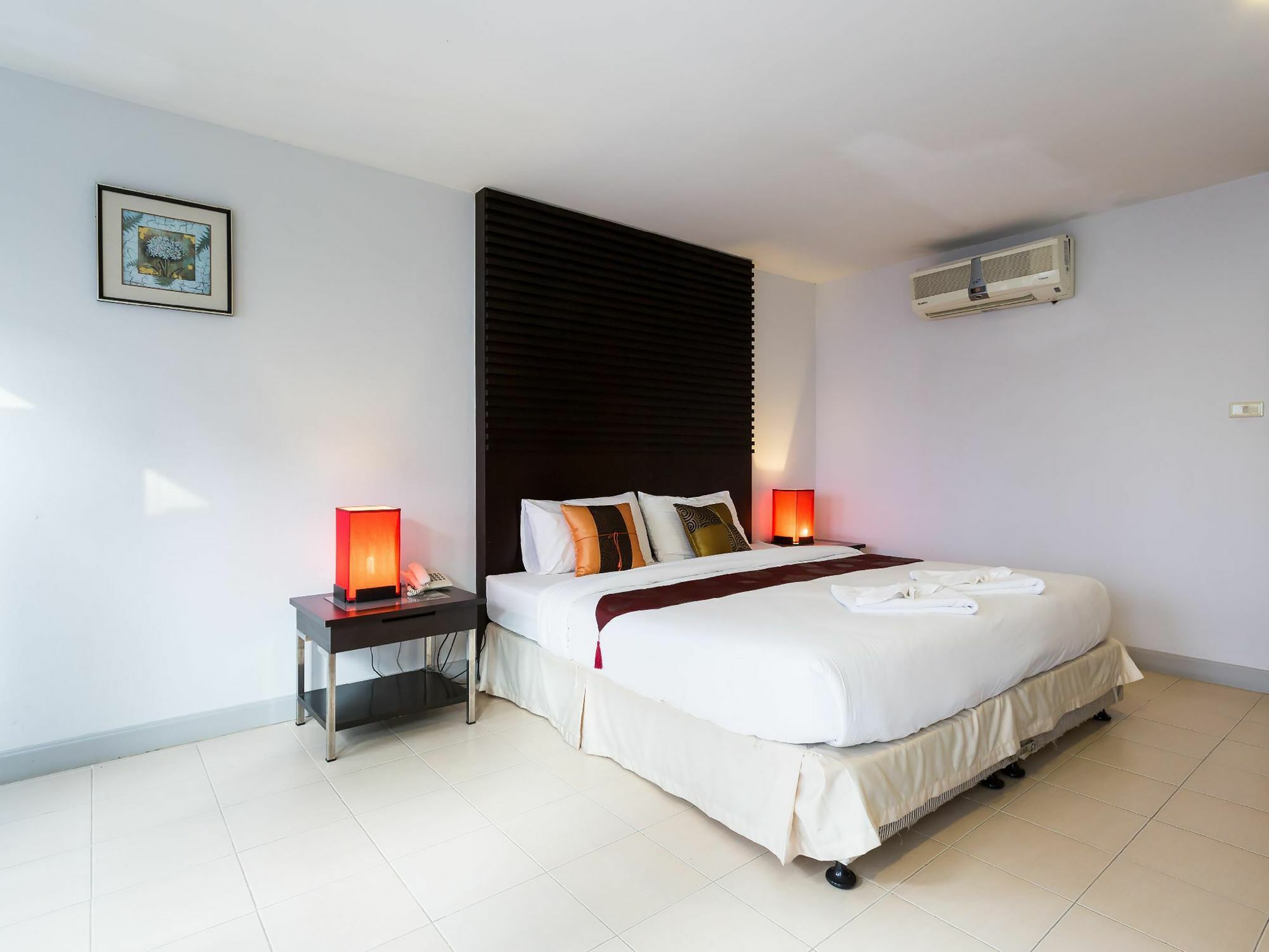 Sino House Patong Hotel Exterior photo